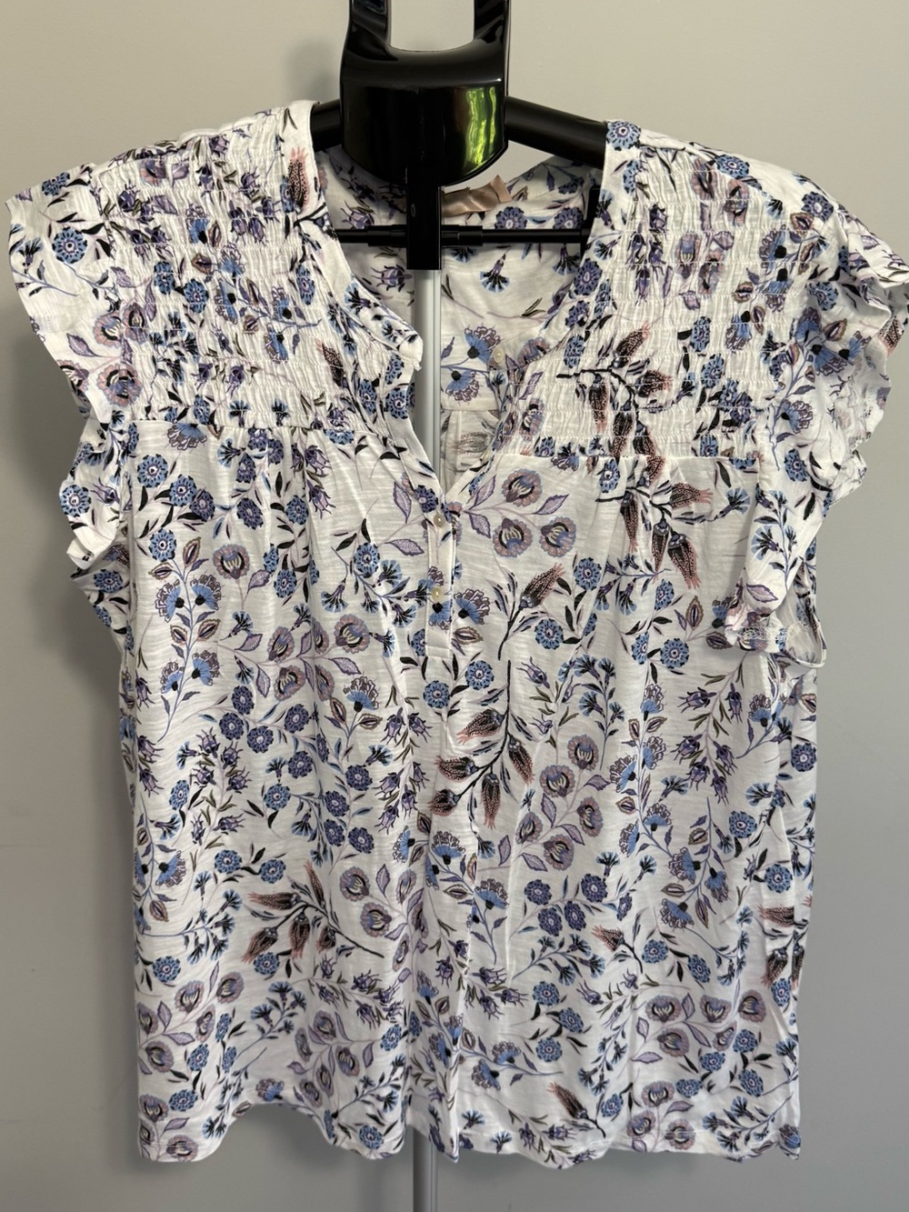 Philosophy White Floral Smocked Cap-Sleeve Blouse